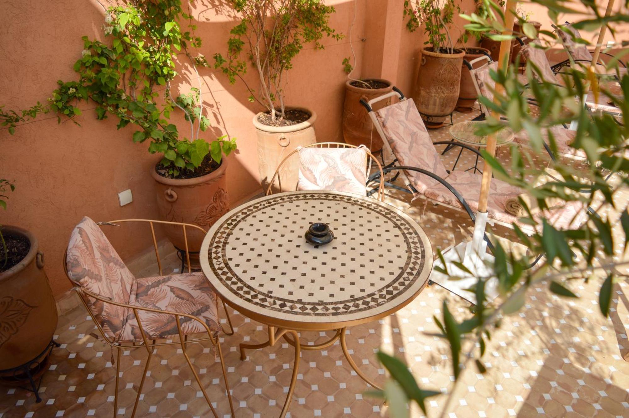 Jalina Riad *